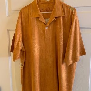 Tommy Bahama "Paradise Hopper" Float-Plane themed mens shirt, Size M